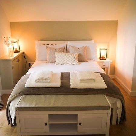 Lemon Tree Inn - Newly Refurbished Coastal Stay Swyre Exterior photo