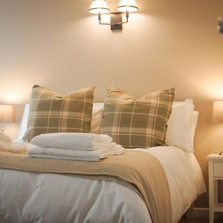 Lemon Tree Inn - Newly Refurbished Coastal Stay Swyre Exterior photo