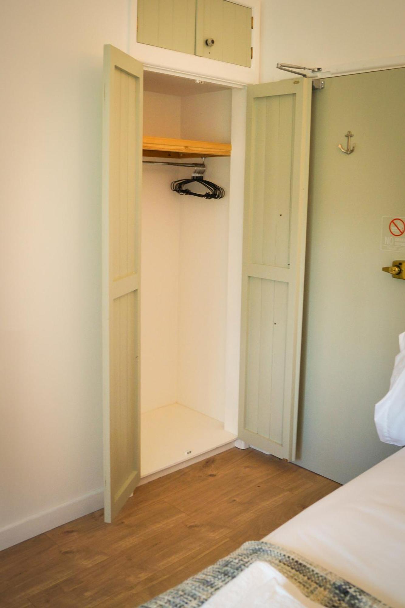 Lemon Tree Inn - Newly Refurbished Coastal Stay Swyre Exterior photo