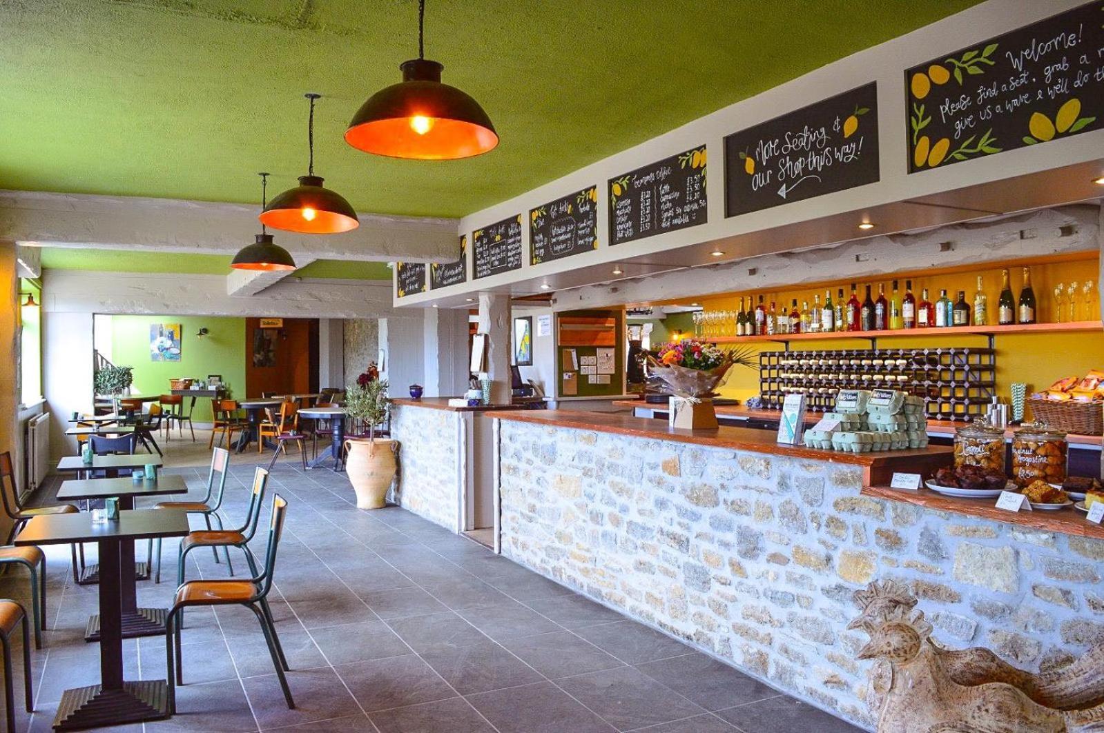 Lemon Tree Inn - Newly Refurbished Coastal Stay Swyre Exterior photo