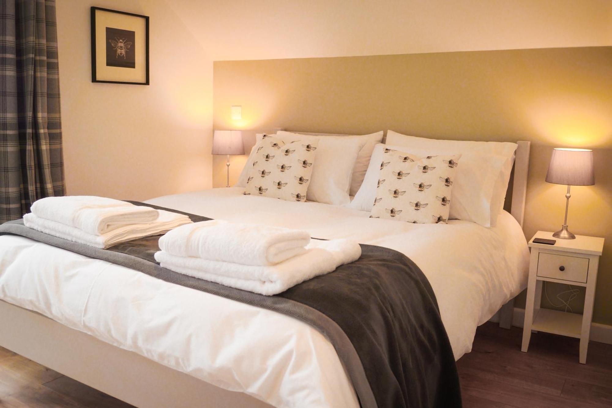 Lemon Tree Inn - Newly Refurbished Coastal Stay Swyre Exterior photo