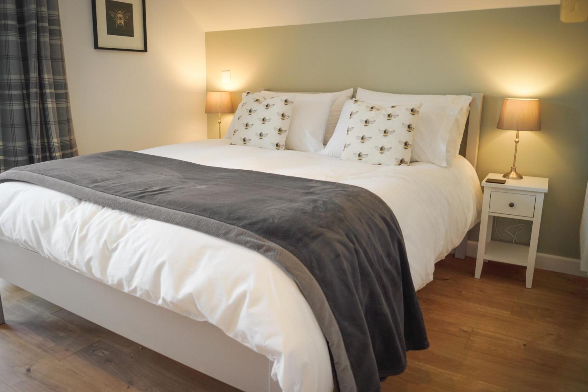Lemon Tree Inn - Newly Refurbished Coastal Stay Swyre Exterior photo