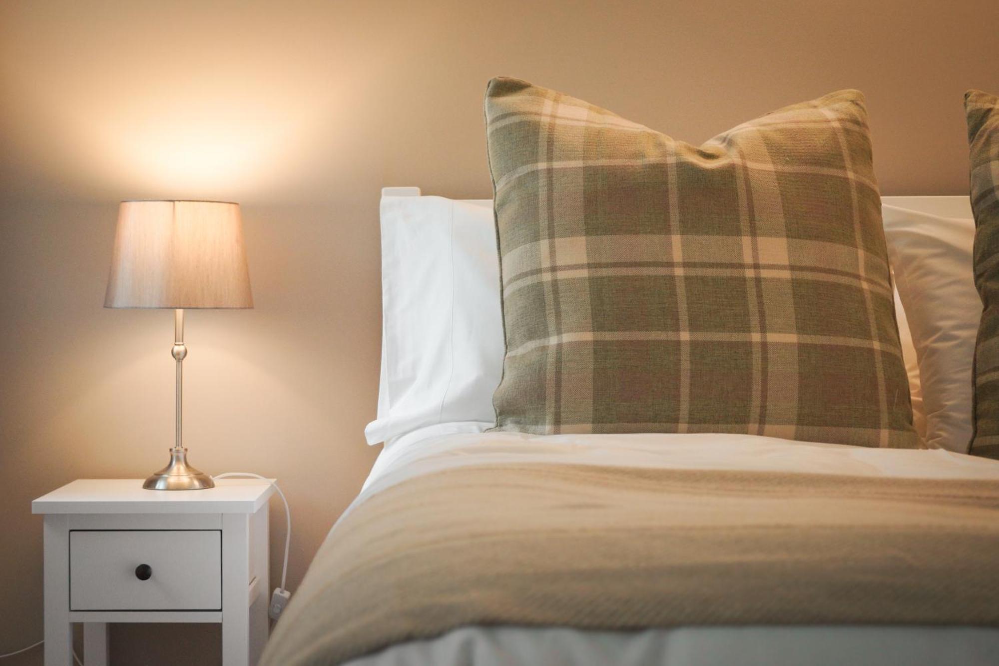Lemon Tree Inn - Newly Refurbished Coastal Stay Swyre Exterior photo