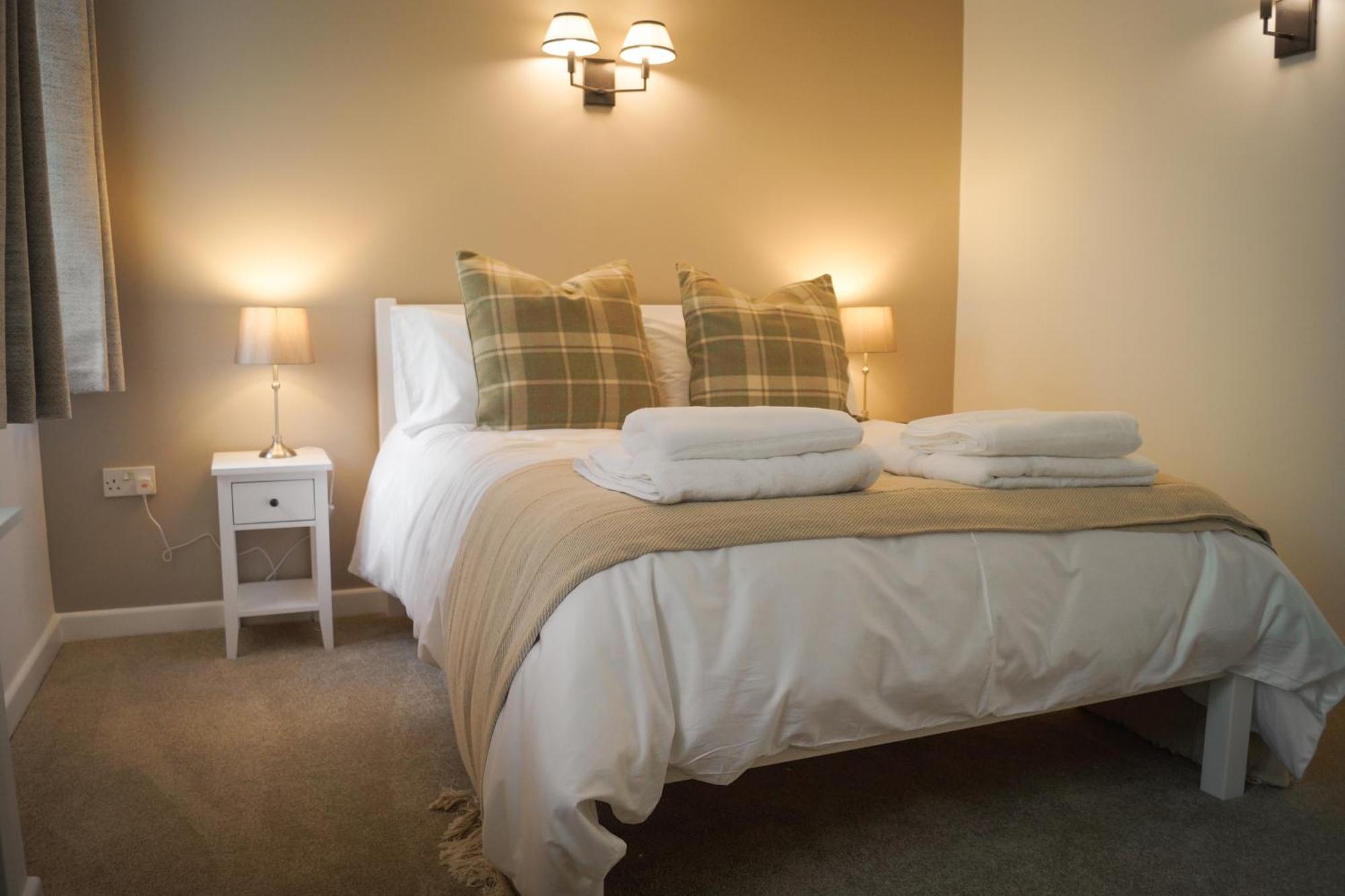 Lemon Tree Inn - Newly Refurbished Coastal Stay Swyre Exterior photo