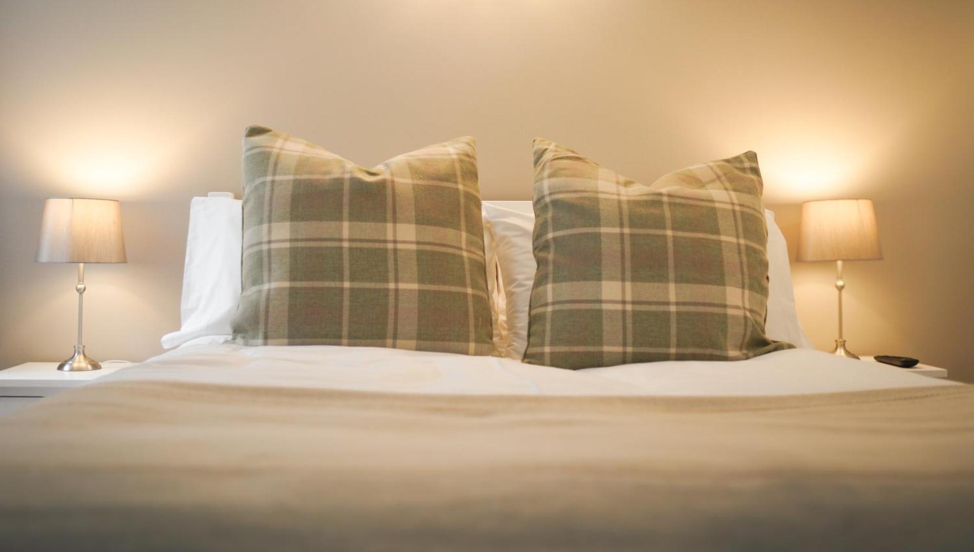 Lemon Tree Inn - Newly Refurbished Coastal Stay Swyre Exterior photo